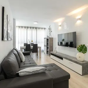 apartamento-benalmadena-puerto-marina.hotelsinnerja.org/